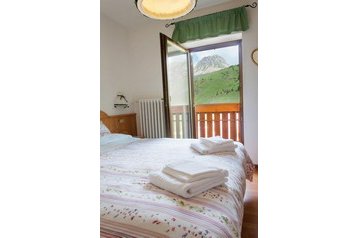 Taliansko Hotel Passo Rolle, Exteriér